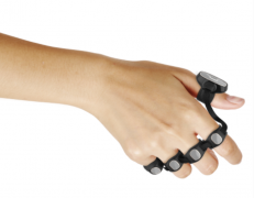 有了Tap的这款卡塔尔世界杯官方
体感指套，任何平面都是你的“键盘”